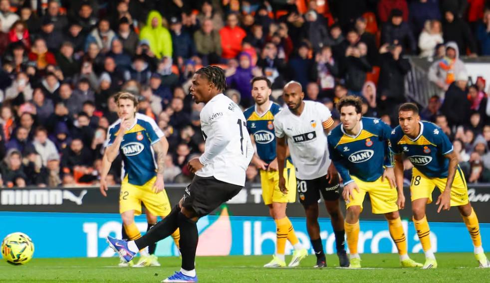 西裁委：瓦伦西亚绝杀西班牙人的点球系误判